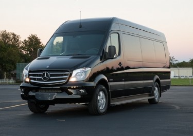 Mercedes-Benz Sprinter Photo